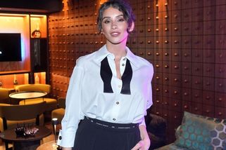 Daniela Zálešáková se toho nebojí! Ve vlastní kuchařce pózuje jen s humrem na holém poprsí